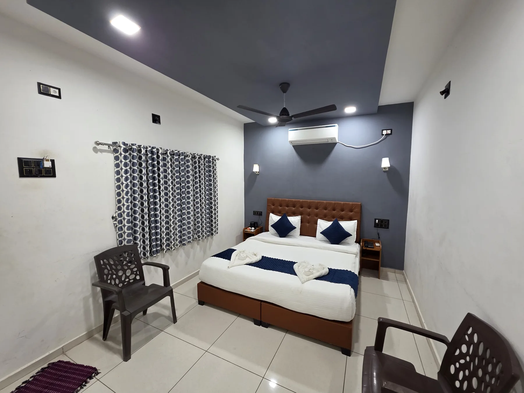 Luxury Room at Patang Family Resort near Sasan Gir
