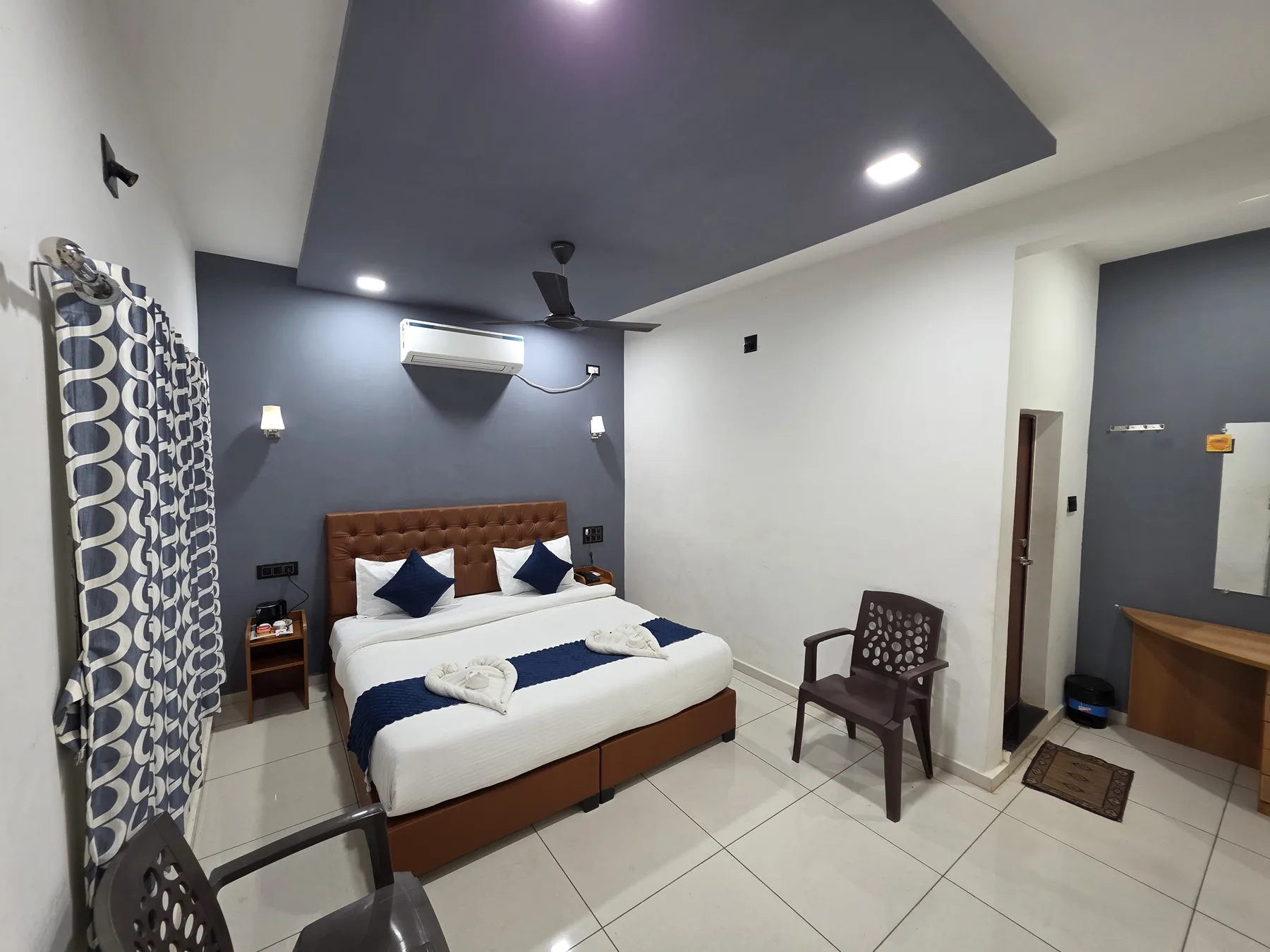 Luxury Room at Patang Family Resort near Sasan Gir